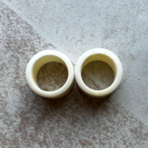 Buddha Jewelry Organics Bone Eyelets Double Flared 3/4” 19mm - Picture 3 of 4